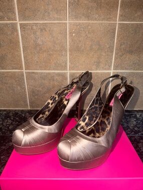 Vintage Betsey Johnson “Daylah” (Nude Satin)